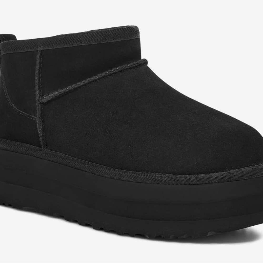 UGG NEW CLASSIC ULTRA MINI Suede Platform Boots SIZE 8 RUNS LARGE I SIZED DOWN